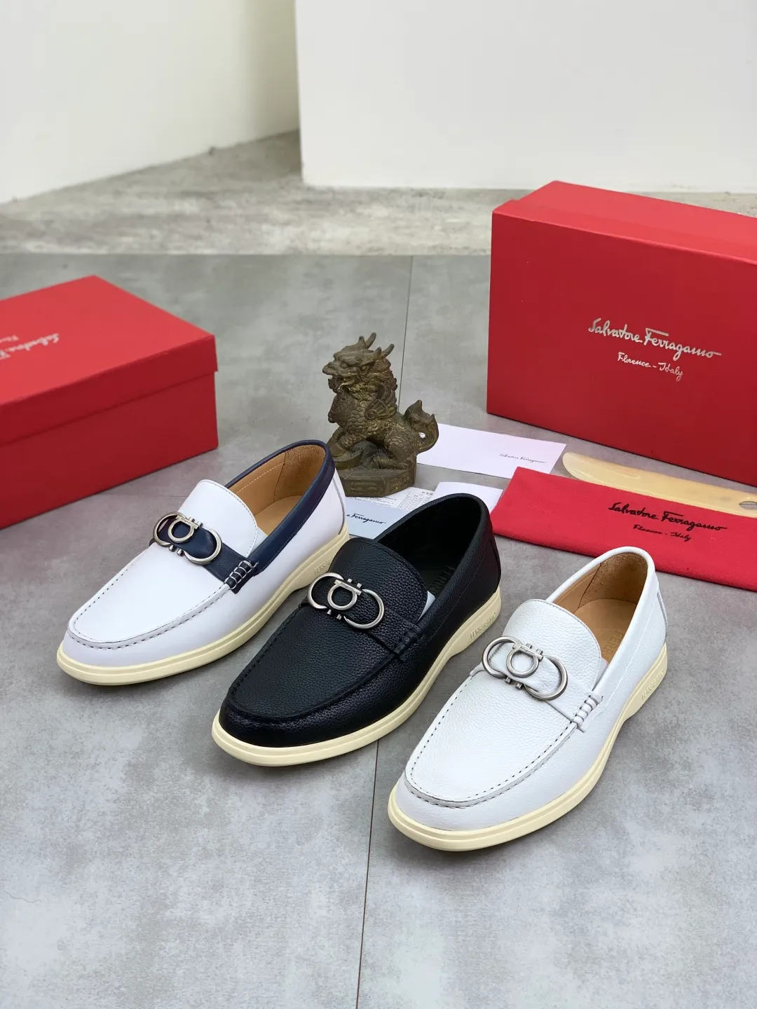 Men's Men's Shoes 💰P580💰[New Style] Water-dyed Niuli 🆘[Salvatore Ferragamo] Ferragamo's latest casual business leather shoes for men! Listed simultaneously! The fabric is made of specially imported original pebbled calfskin, and the lining is made of imported water-dyed cowhide. It is absolutely luxurious and leads the fashion trend. Matching code: 38-44 (45 and 46 can be customized) Black, brown and burgundy colors available